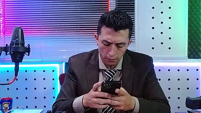 Snapshot of Darko0717 chatting on April 26, 2026, 12:02 pm Darko0717 online show from April 26, 2026, 12:02 pm