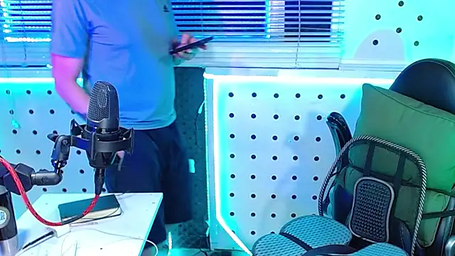 Snapshot of Darko0717 chatting on January 14, 2026, 10:57 pm Darko0717 online show from January 14, 2026, 10:57 pm