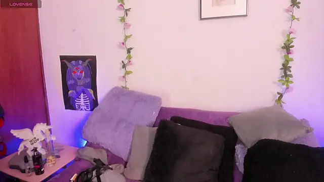 Cata green online show from November 21, 2025, 7:35 pm