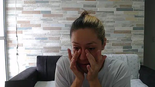 Snapshot of MommyMiaWs chatting on September 30, 2025, 4:35 pm MommyMiaWs online show from September 30, 2025, 4:35 pm