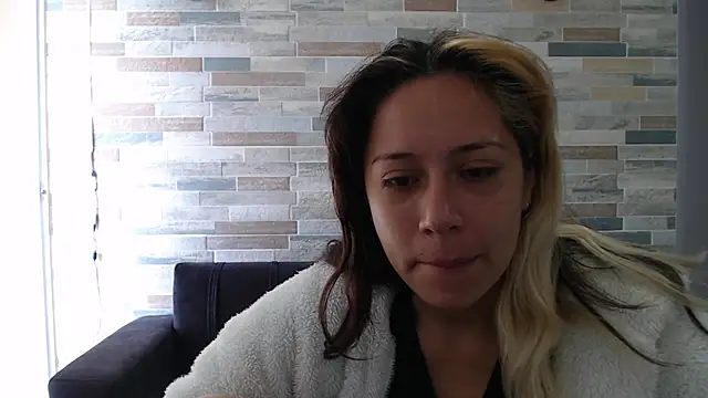 Snapshot of MommyMiaWs chatting on October 2, 2025, 2:31 pm MommyMiaWs online show from October 2, 2025, 2:31 pm