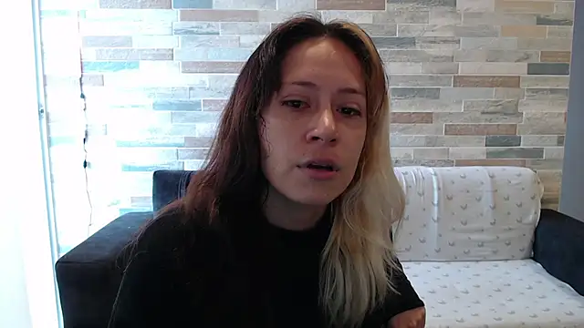 Snapshot of MommyMiaWs chatting on October 8, 2025, 1:34 pm MommyMiaWs online show from October 8, 2025, 1:34 pm