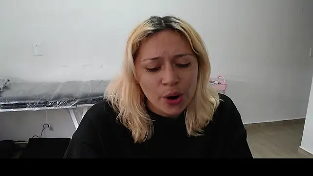 Snapshot of MommyMiaWs chatting on March 3, 2025, 3:54 pm MommyMiaWs online show from March 3, 2025, 3:54 pm