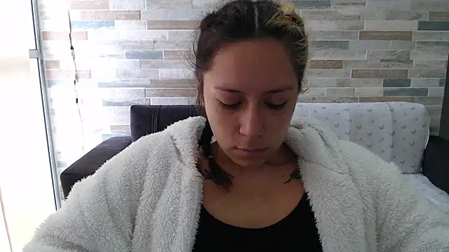 Snapshot of MommyMiaWs chatting on October 6, 2025, 2:29 pm MommyMiaWs online show from October 6, 2025, 2:29 pm