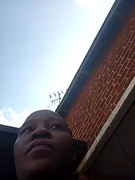 Snapshot of sluttylaura21 chatting on March 17, 2026, 7:22 am sluttylaura21 online show from March 17, 2026, 7:22 am