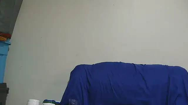 Snapshot of sluttylaura21 chatting on March 27, 2026, 5:49 am sluttylaura21 online show from March 27, 2026, 5:49 am