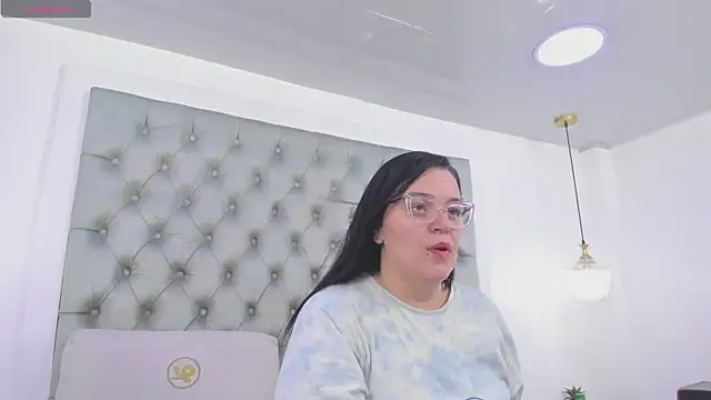 anette cooper online show from April 16, 2026, 2:34 am