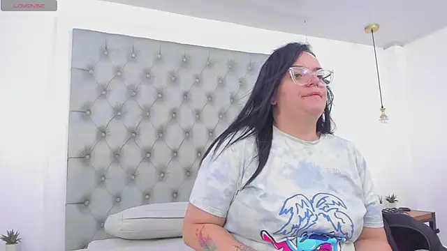 anette cooper online show from October 7, 2025, 3:29 am