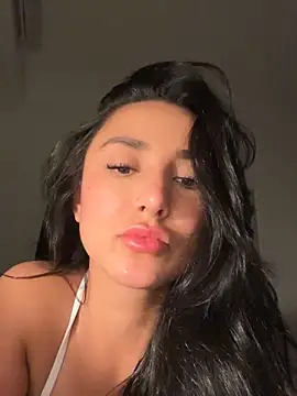 EvaMoet online show from October 11, 2025, 12:55 am