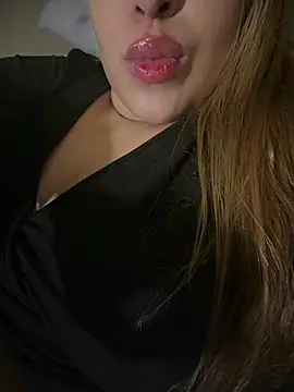 Snapshot of dannasaenz40 chatting on July 18, 2026, 9:56 pm dannasaenz40 online show from July 18, 2026, 9:56 pm