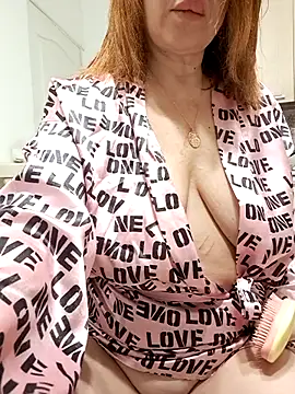 KiraXTender online show from February 19, 2026, 11:34 pm