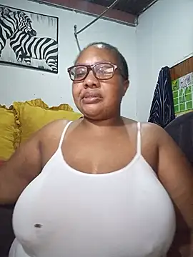 Snapshot of YELLOW_BONE chatting on July 9, 2026, 9:14 pm YELLOW BONE online show from July 9, 2026, 9:14 pm
