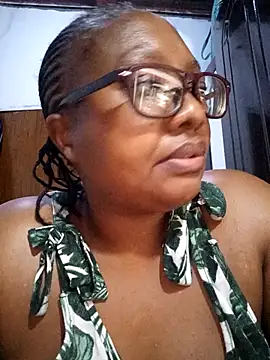 YELLOW BONE online show from November 6, 2025, 7:51 pm