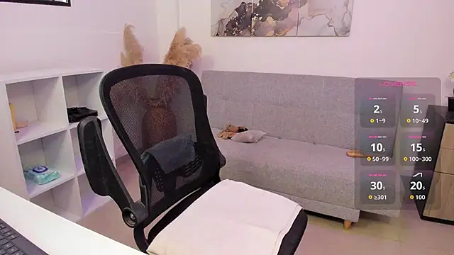 Snapshot of Valentina_____ chatting on March 30, 2026, 3:46 pm Valentina online show from March 30, 2026, 3:46 pm