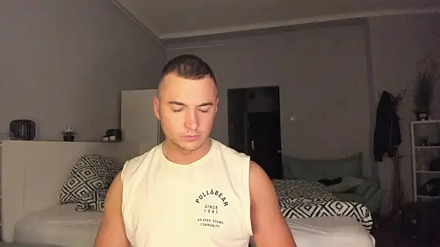 paulblack21 online show from November 20, 2025, 9:47 pm