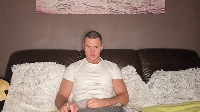 paulblack21 online show from November 1, 2025, 6:24 pm