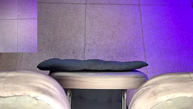 Snapshot of Farmer_James chatting on November 26, 2025, 5:57 pm Farmer James online show from November 26, 2025, 5:57 pm