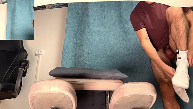 Snapshot of Farmer_James chatting on October 3, 2025, 5:25 pm Farmer James online show from October 3, 2025, 5:25 pm