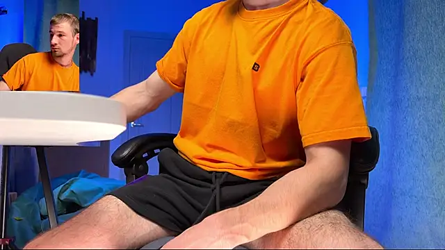 Snapshot of Farmer_James chatting on September 19, 2025, 12:20 pm Farmer James online show from September 19, 2025, 12:20 pm