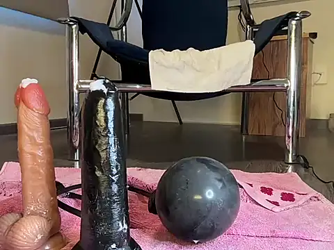 mrfeet58 online show from May 5, 2026, 12:13 am