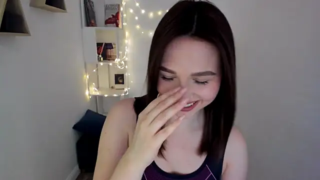 GracefulLook online show from March 18, 2025, 10:48 pm