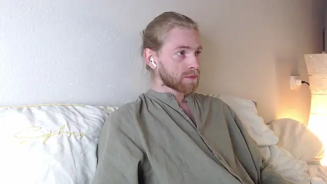 Snapshot of Damien_Bi chatting on October 21, 2025, 5:45 pm Damien Bi online show from October 21, 2025, 5:45 pm