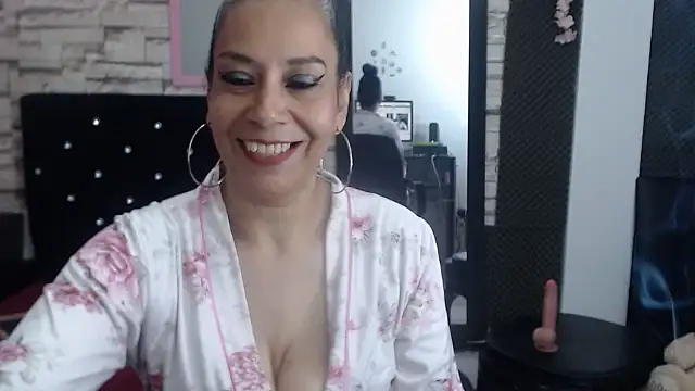 MarianaNight02 online show from October 11, 2025, 9:38 pm