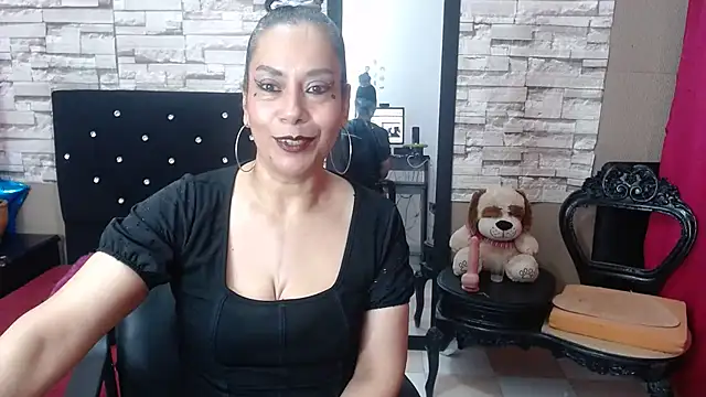 MarianaNight02 online show from November 9, 2025, 5:22 am