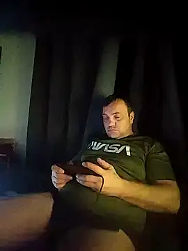 Snapshot of Bury0117 chatting on December 16, 2025, 11:42 pm Bury0117 online show from December 16, 2025, 11:42 pm