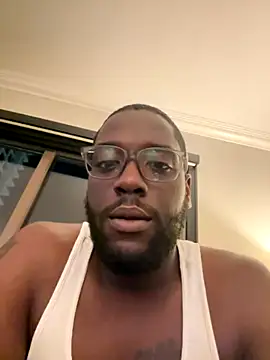 Snapshot of UnderCover_Lovers chatting on December 14, 2025, 10:10 am UnderCover Lovers online show from December 14, 2025, 10:10 am