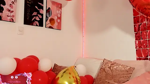 Snapshot of Estrella_Duran chatting on February 13, 2025, 2:01 am Estrella Duran online show from February 13, 2025, 2:01 am