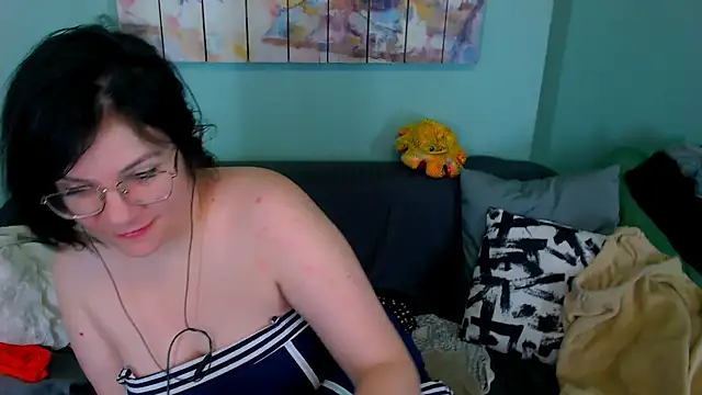 EverlyRays online show from April 9, 2026, 12:45 am