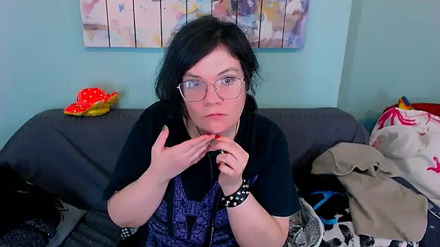 EverlyRays online show from April 3, 2026, 3:13 am