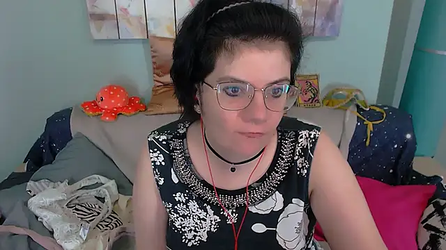 Snapshot of EverlyRays chatting on November 26, 2025, 12:38 pm EverlyRays online show from November 26, 2025, 12:38 pm