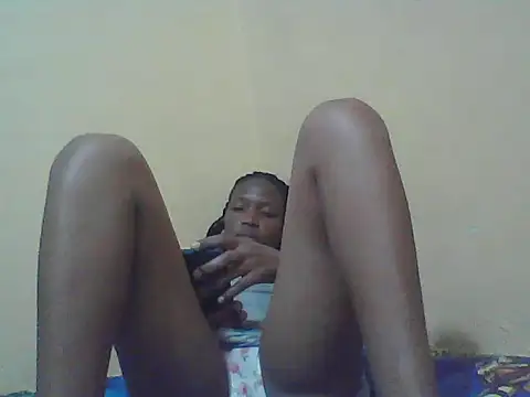 Smillie prety online show from November 1, 2025, 3:57 am