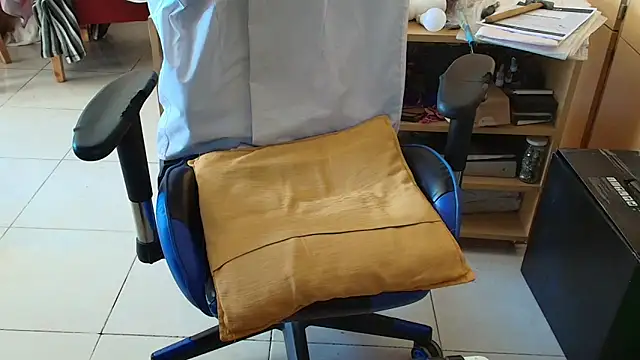 Snapshot of angelgarcia269 chatting on October 26, 2025, 12:16 pm angelgarcia269 online show from October 26, 2025, 12:16 pm