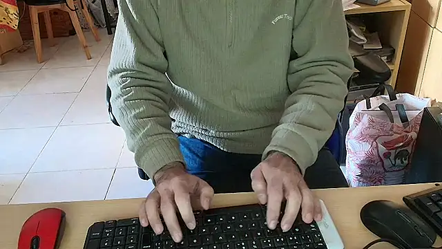 Snapshot of angelgarcia269 chatting on June 24, 2026, 12:15 pm angelgarcia269 online show from June 24, 2026, 12:15 pm
