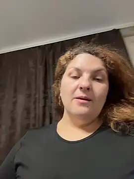 Snapshot of Taisia_W chatting on December 19, 2025, 8:00 pm Taisia W online show from December 19, 2025, 8:00 pm