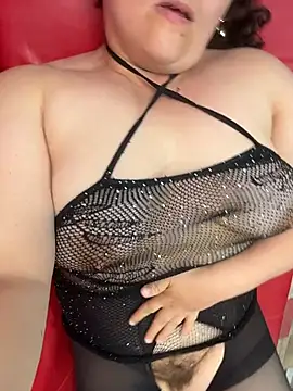 Snapshot of Taisia_W chatting on June 6, 2026, 3:06 pm Taisia W online show from June 6, 2026, 3:06 pm