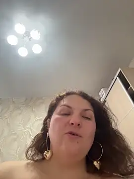 Snapshot of Taisia_W chatting on February 17, 2026, 7:05 am Taisia W online show from February 17, 2026, 7:05 am