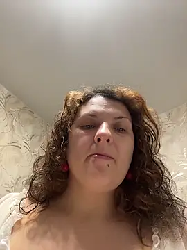 Snapshot of Taisia_W chatting on December 18, 2025, 6:51 am Taisia W online show from December 18, 2025, 6:51 am