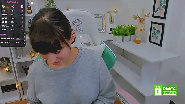 Snapshot of _Eliizabeth_ chatting on March 22, 2025, 1:11 am Eliizabeth online show from March 22, 2025, 1:11 am