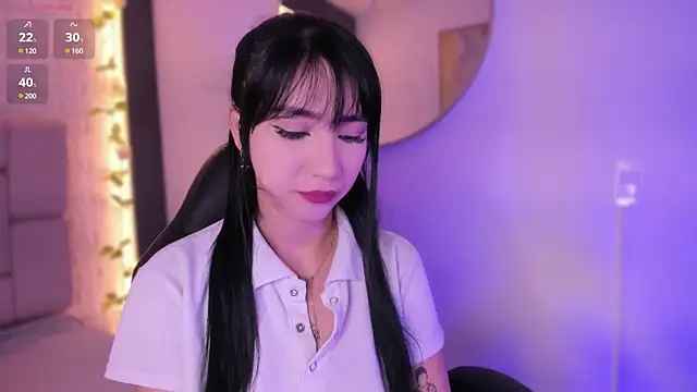 emma woods  online show from December 19, 2024, 12:23 pm