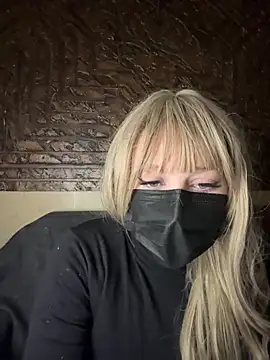 Snapshot of Mayoosh6 chatting on February 15, 2025, 6:23 am Mayoosh6 online show from February 15, 2025, 6:23 am