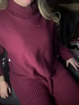 Snapshot of Mayoosh6 chatting on February 8, 2025, 11:55 am Mayoosh6 online show from February 8, 2025, 11:55 am