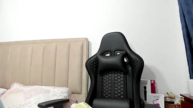 Snapshot of Chloemiller89 chatting on October 17, 2025, 7:48 pm Chloemiller89 online show from October 17, 2025, 7:48 pm