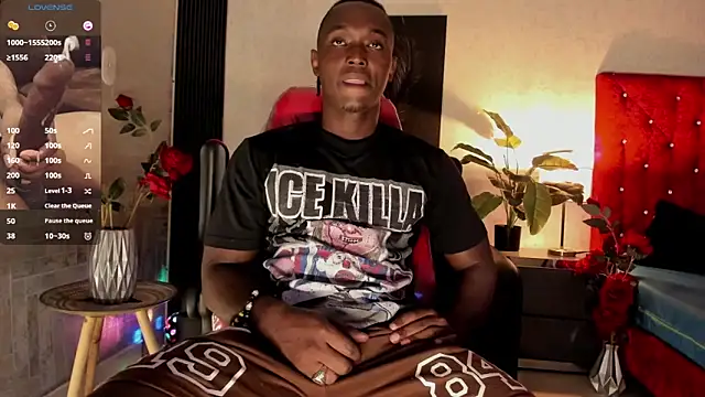 Snapshot of DannSmmith chatting on December 15, 2025, 12:11 pm DannSmmith online show from December 15, 2025, 12:11 pm