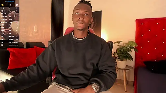 Snapshot of DannSmmith chatting on March 6, 2025, 1:03 pm DannSmmith online show from March 6, 2025, 1:03 pm