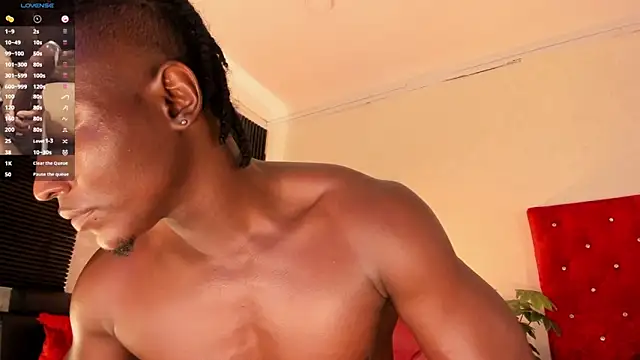 Snapshot of DannSmmith chatting on March 6, 2025, 4:17 pm DannSmmith online show from March 6, 2025, 4:17 pm