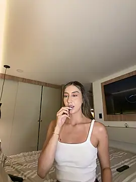 lua ferch   online show from May 17, 2026, 1:16 am